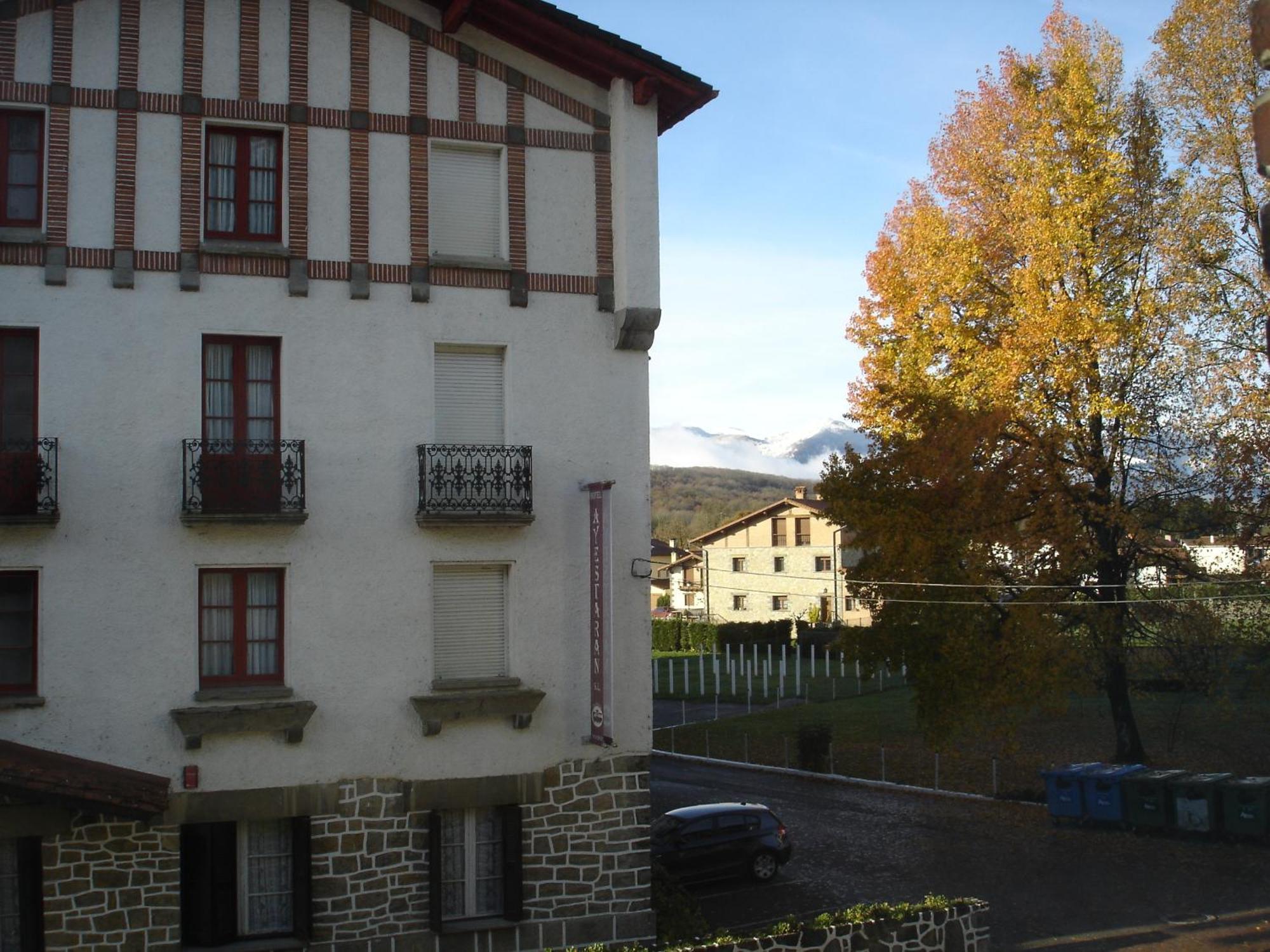 Hostal Ayestaran II Lekunberri Exterior foto